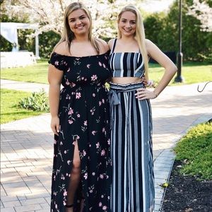 (On the right) 2 piece romper set!!